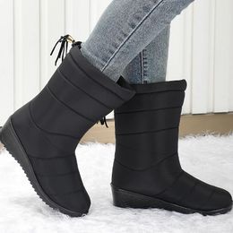 Boots Boots Femmes Bottes de neige imperméables Midcalf Down High Bota Ladies Hiver Shoes femme peluche intérieure botas mujer invierno