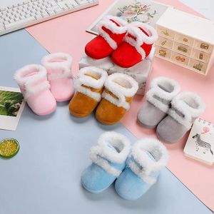 Laarzen geboren Baby Girl Boy Soft Booties Solid Pompom Snow Boot Infant Peuter Warming Shoe Fashion Comfortabele winterschoenen