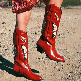 Bottes Marque Automne Hiver Femmes Western Mi-mollet Bottes Talons Chunky Papillon Cowgirl Cowboy Bottes Longues Chaussures Pour Femme 230629