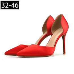 Botas Marca Lujo Clásico Elegante Mujeres Rojo Tacones Altos Sandalias Damas Zapatos de Satén Bombas de San Valentín Scarpins 221118