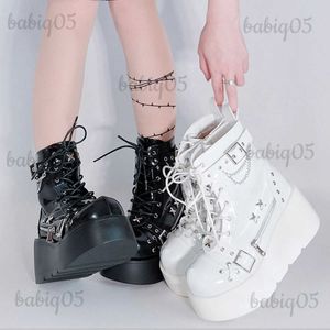 Laarzen Gloednieuwe Gothic Stijl Platform Vampire Cosplay Vrouwen Mid-Kalf Laarzen 2022 Winter Wiggen Comfy Vrouwen Motorlaarzen schoenen T231121