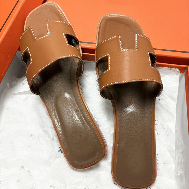 Designer sandália chinelo mulheres sandália couro plana sliders primavera verão sandálias senhoras clássico marca casual praia real couro de alta qualidade sapatos ao ar livre