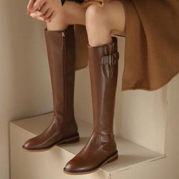 Botas Marrón Largo Mujeres Rodilla Alto Tacón Grueso Plataforma Barcos Otoño Invierno Cremallera Lateral Moda Caballero Botas Mujer Chelsea Zapatos 231218