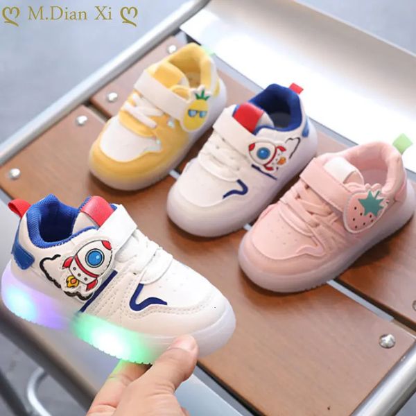Bottes enfants Led chaussures décontractées mode dessin animé fruits brillant semelle enfants garçons filles éclairé respirant baskets bébé 231017