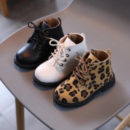 Boots Enfants Léopard Chaussures en cuir 2021 Automne hiver neuf pour enfants Chaussures filles Couture Couture décontractée Bottes de neige mignonnes décontractées E08213