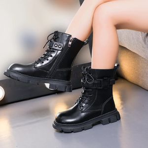 Boots Boots en cuir pour enfants 2023 Nouveaux bottes de girls de style coréen printemps / été chaussures pour enfants de mode Pu Boots courts de garçons noir 231027