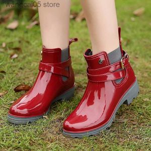 Bottes comémore fille imperméable Boots d'eau en caoutchouc Femmes Boot de la cheville Boots de pluie non glissade Madies 2022 Automne Spring Nouvelles chaussures de pluie Red 41 T230817