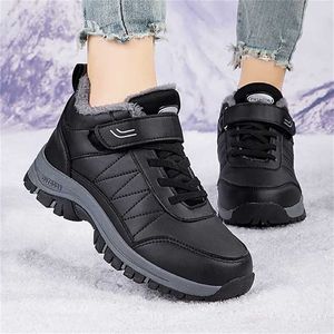 Bottes Chaussures en coton pour femmes, bottes d'hiver en peluche et isolantes épaisses, montantes en cuir imperméables, bottes de randonnée pour sports de neige 230830