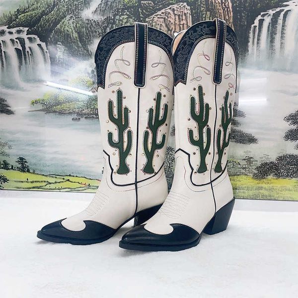 Bottes Cactus Western Cowboy Boots for Women 2024 Fall Nouveau talon grossier pointu de broderie européenne et américaine rivetée Boots de cuisse Q240419