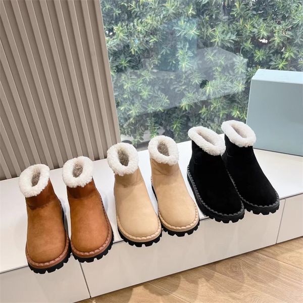 Bottes bottes de neige de marque pour femmes en cuir et fourrure bottes de marque en laine intégrées chaussures de football Tasman bottes courtes pour femmes bottes de lune PR pour femmes