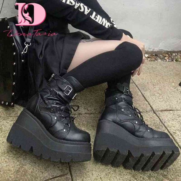 Botas DoraTasia Gothic Punk Street Mujeres Botines Plataforma Cuñas Tacones altos Botas cortas Nuevo diseño de moda Remache Cosplay Zapatos 220903