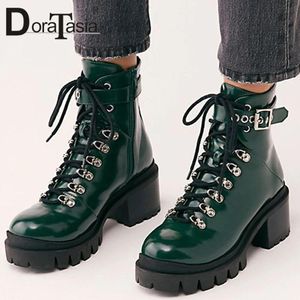 Boots Doratasia Nouvelle marque Design Motorcycle Boots High Block Talons Boots Femmes Cool Street Plateforme de cheville Chaussures femme