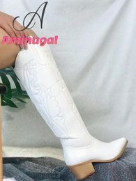 Bottes Dropship Cowboy Cowgirls Western Bottes Blanc Genou Haute Bottes Femmes Grande Taille 41 Confortable Marche Stacked Talons Vintage Chaussures 230809