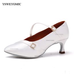 Botas de elegancia Estilo cerrado Toe Standard Ballroom Latin Wedding Zapatos Meduim Heel 2 pulgadas Práctica de baile de salón de baile blanco para mujeres