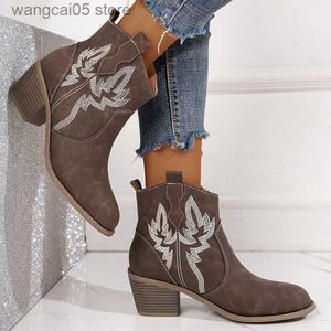 Bottes broderie bottes occidentales Femmes 2023 Automne rétro pu en cuir Pu Cowboy Boots femme plus taille 42 Toe pointu talons épaisses Botas T230817