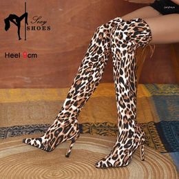 Botas Fashion Leopard estampado sobre el club nocturno de rodilla zapatos para mujeres puntiagudas de otoño muslo de invierno alto tacones fetiche fetiche de tacones de aguja
