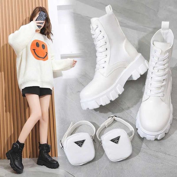 Botas Moda Blanco Punk Tobillo Plataforma Botas de motocicleta Mujeres con cordones Tacón grueso Hebilla de cinturón Bolsillo Zapatos de diseñador Mujer BootsL2401