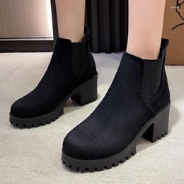 Bottes Femme Chaussures En Vente 2024 Haute Qualité Manches Femmes Hiver Bout Rond En Peluche Polaire Pour La Chaleur Baril Court Nu