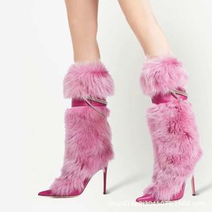 Bottes en fourrure à talons hauts et discrets pour l'automne et l'hiver 2023. Les filles épicées vont exploser dans la rue.Talons fins pointus avec peau de vache chaude et fourrure de renard 231214