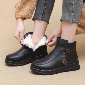 Bottes GKTINOO Chaussures d'hiver Femmes Véritable Cuir Talons Compensés Antidérapants Botte Femme Grande Taille Mère Laine Chaude Famale Neige