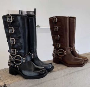 Boots Harness Belt Cowhide Lederen Biker knie dikke haky Zip Knight Boots Fashion Square Toe enkelschepen voor vrouwenontwerperschoenen Factory