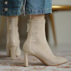 Laarzen hoge hak laarzen dames in de koreaanse stijl herfst en winter midden hiel stretch dunne laarzen puntige teen sok laarzen vrouwen 230203