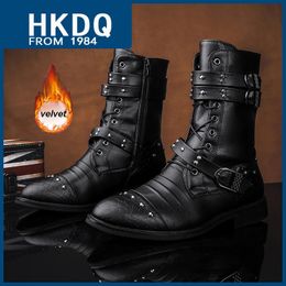 Botas HKDQ Inverno Plus Veludo Botas de Motocicleta Homem Clássico Preto Botas Altas Para Homens Couro Rebite Punk Homens Biker Boot Botas de Pele Quente 231216