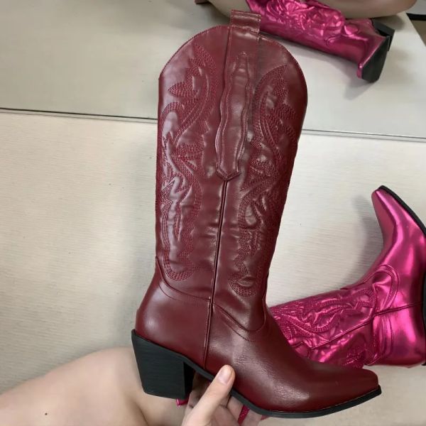Bottes Ippeum Bottes de cowboy occidentales pour femmes Knee rouge large Couc-méga Bottes de cow-girl brodées Blanc Point Pointed Toe Shoe