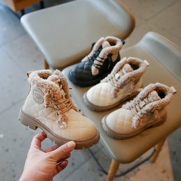 Bottes enfants hiver pour garçons chaussures en coton en peluche filles chaudes courtes mode enfants étudiant 231123