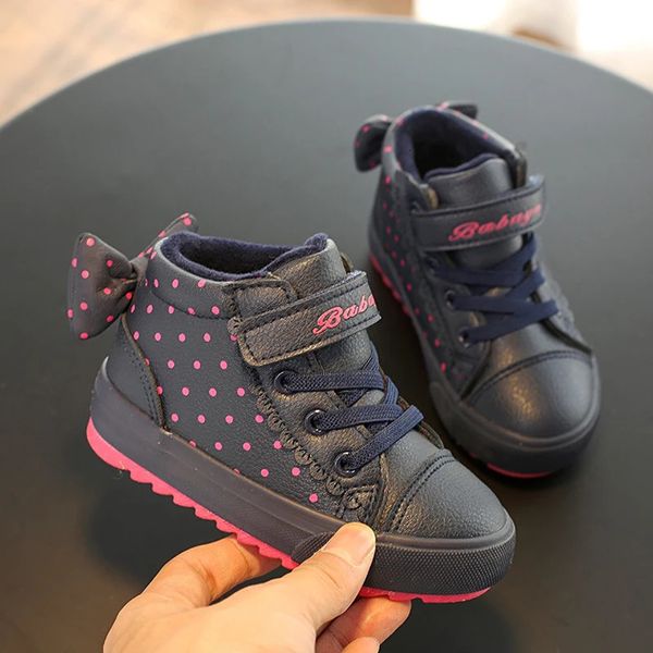 Bottes Chaussures d'hiver pour enfants pour filles Boots Boots Bébé chaud plus Velvet Toddler Botas Pink Sneaker 231127
