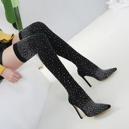 Laarzen knie 937 zomer vrouw schoenen Rhinestone puntige teen sexy hakken plus maat 43 dij high sock botas de mujer 240407 a