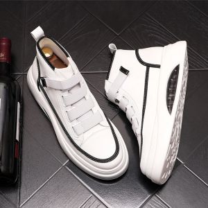 Bottes de style coréen pour hommes Mentes décontractées Boots Brand Designer Flats Chaussures Air Cushion Sneakion Streetwear Blanc de cuir authentique