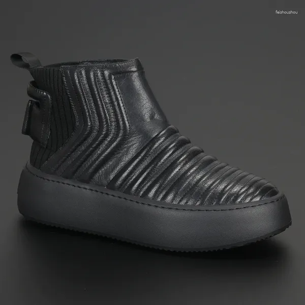 Botas Versión coreana de la tendencia de los hombres de cuero Suelas gruesas Aumente el zapato de moda negro casual cómodo corto