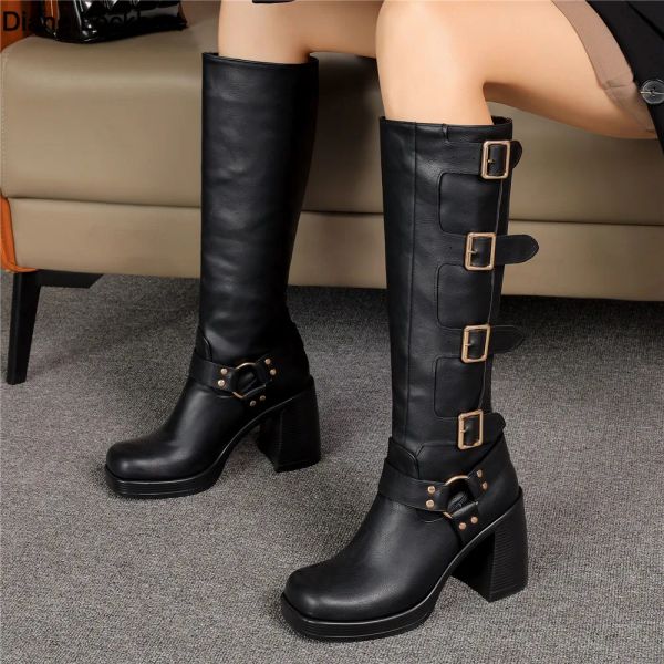 Boots dames Motorcycle Bottises Punk Style Chaussures à talons hauts Automne Winter Gothic Plateformes Femme Boucle de boucle carrée Bottes Kneehigh