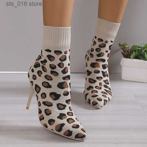 Botas Botas de calcetín de tela elástica con estampado de leopardo para mujer 2023 Botas de tobillo de tacón de aguja sexy Mujer Punta puntiaguda Tacones altos Zapatos Tallas grandes 43 T230927