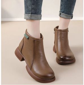 Botas de la marca de lujo Botas de cuero auténticas Mujeres Improcesos para el agua Invierno Damas Concisas con cremallera Botas Chelsea Booties de piel para mujeres