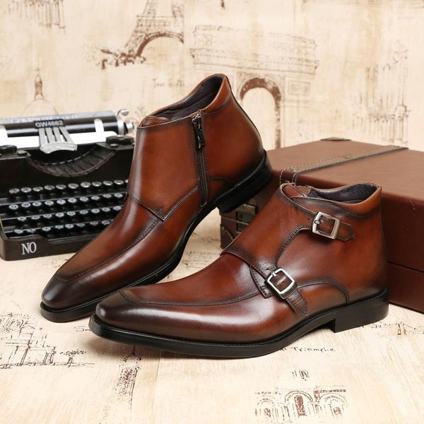 Botas de lujo para hombre Tobillo de cuero genuino 2023 Estilo de otoño Diseñador Moda Hebilla Punta puntiaguda Hombre Zapatos de vestir de invierno