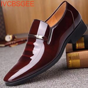 Bottes hommes Habillons PU Cuir Chaussures Slip on Fashion Men Men Mocasin Mocasin Formeaux Male Chaussures Point Point Toe For Men Plus Size 3848