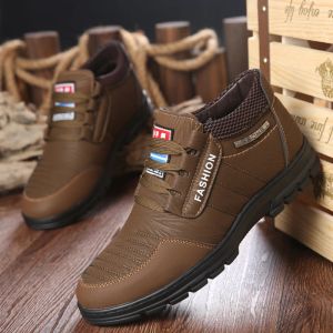 Boots Men Plateforme Chaussures en cuir Casual Business Walking Chaussures Fashion Round Head Nonslip Lightweight Randing Boots Botas Hombre