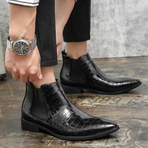 Boots Heren Black Slipon Chelsea Boots Men Fashion enkellaarsen Heren Casual Italië Korte laarzen Hightop Puntsed Toe schoenen Lederen laarzen