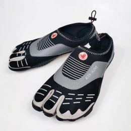 Bottes Chaussures d'eau de natation masculine Sandales de plage extérieure à natation pour les chaussures d'eau plus fleures