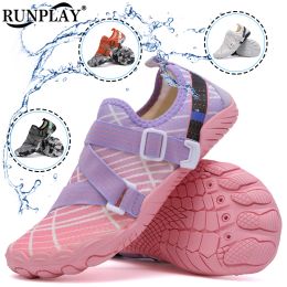 Boots Men de natation chaussures d'eau femmes pieds nus chaussures aqua en amont sandales de plage extérieure yoga rivière de plongée sur la mer surfage de pattes