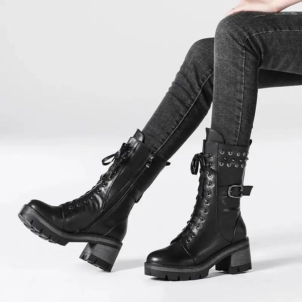 Boots Boots gothiques métalliques Femme High Heels Chaussures Chaussures décontractées Lacet Up Ferme de fermeture Punk Boots Design Rivet Rivet High Boots