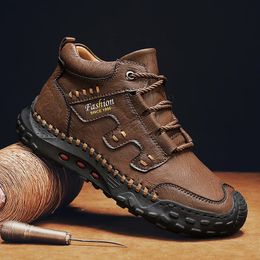 Bottes en cuir microfibre hommes Sports de plein air antidérapant chaussures de randonnée haute pour en option peluche hiver cheville grande taille 231018