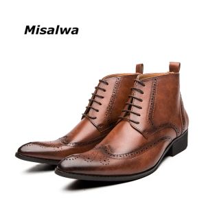 Boots Misalwa Brogue College Style Men Boots Boots Lace Up Le cuir polyvalent Chaussures mâles de mariage Party de mariage Bottes courtes décontractées