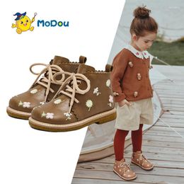 Botas Mo Dou Girl's Cuero genuino Martin 2024 Otoño Zapatos bordados para niños Tobillo de bebé Estilo retro