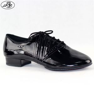 Bottes modèle hommes chaussures de danse Standard BD319 semelle fendue chaussure de salon professionnelle Dancesport brillant Anti glisser 230829