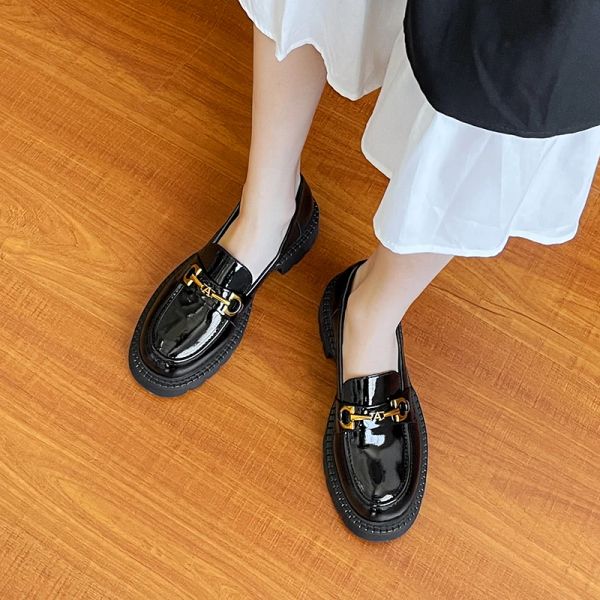 Boots Mylrina Loafers Women Patent Patent Leather printemps été Nouveaux chaussures d'étudiant occasionnelles épaisses Classic Ladies Black Pumps