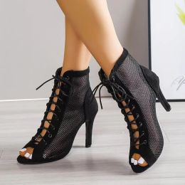 Boots New Fashion Black Net tissu Cross Strap sexy Sandales à talons hauts Pumps Pumps Laceup Peep Toe Sandales Mesh décontractées Stiletto