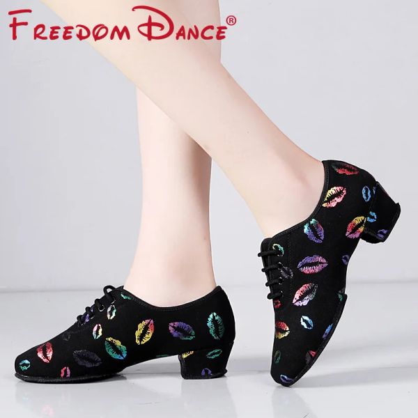 Boots Nouvelles baskets Latin Dance Chaussures Femme Chaussures enseignantes 5cm talon coloré lèvres Oxford Lace Up Ballroom Salsa Dancing Shoe Girls